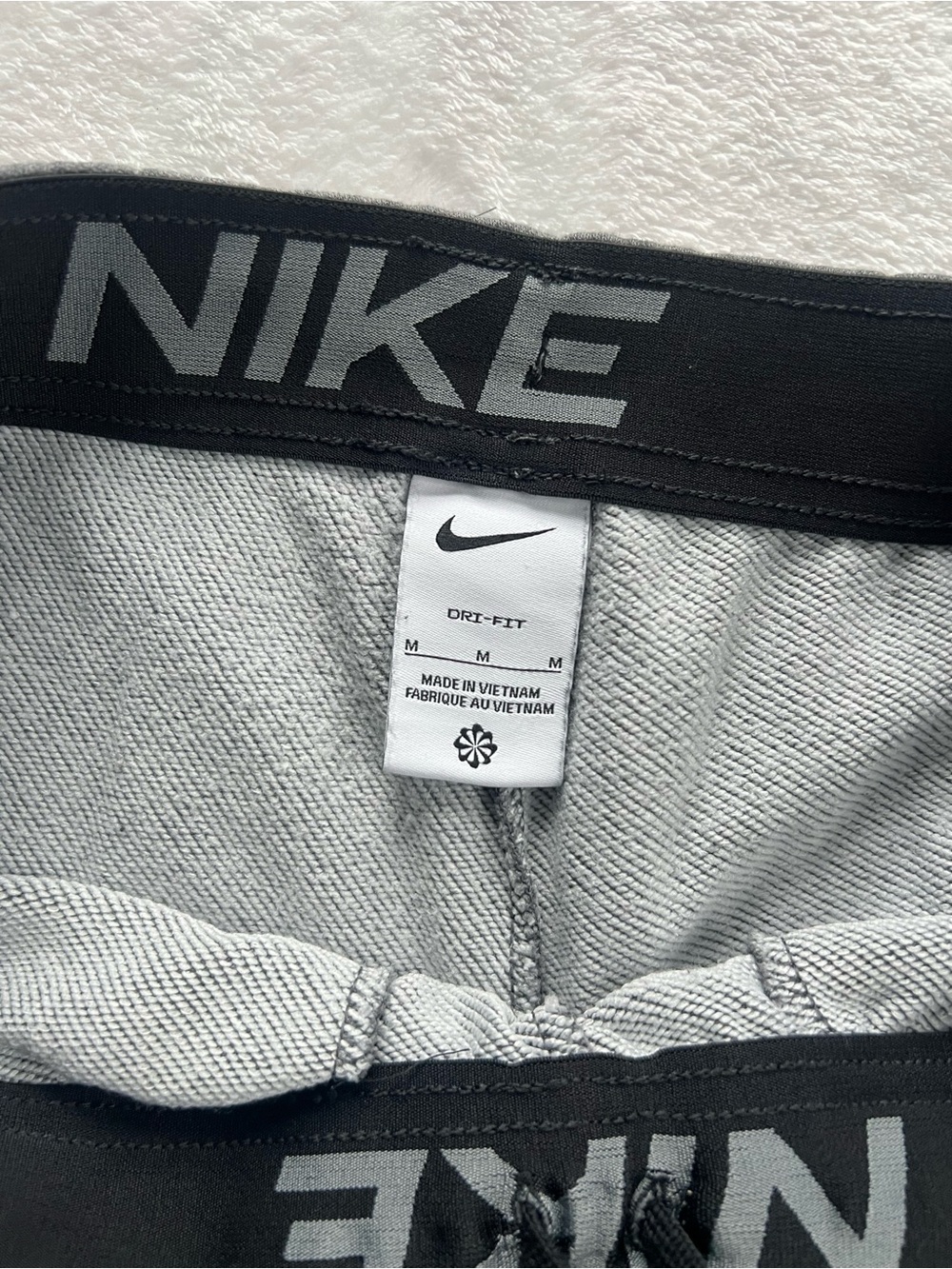 Nike Men’s Charcoal Gray Sweat Joggers with Swoosh - Picture 5 of 8